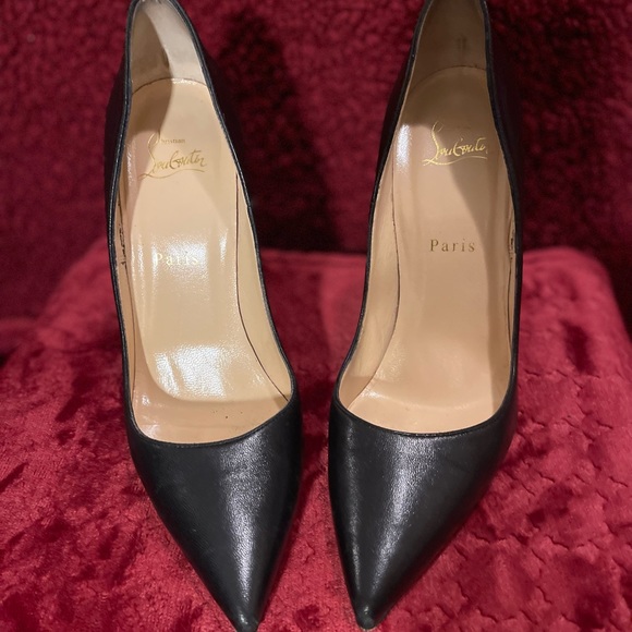 Christian Louboutin - Picture 6 of 17
